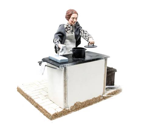 Donna in cucina - Artigianato in movimento - 30 cm