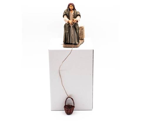  Donna Cala il Paniere - H 12 CM - Movimento - 12 cm