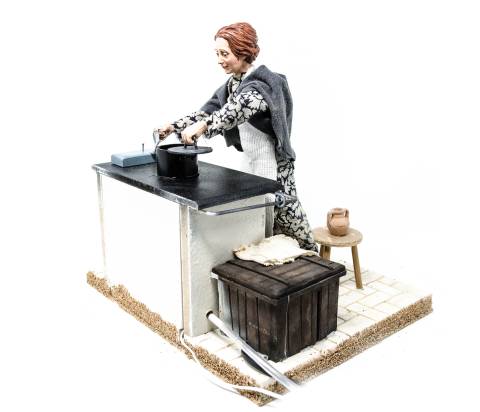  Donna in cucina - Artigianato in movimento - 30 cm