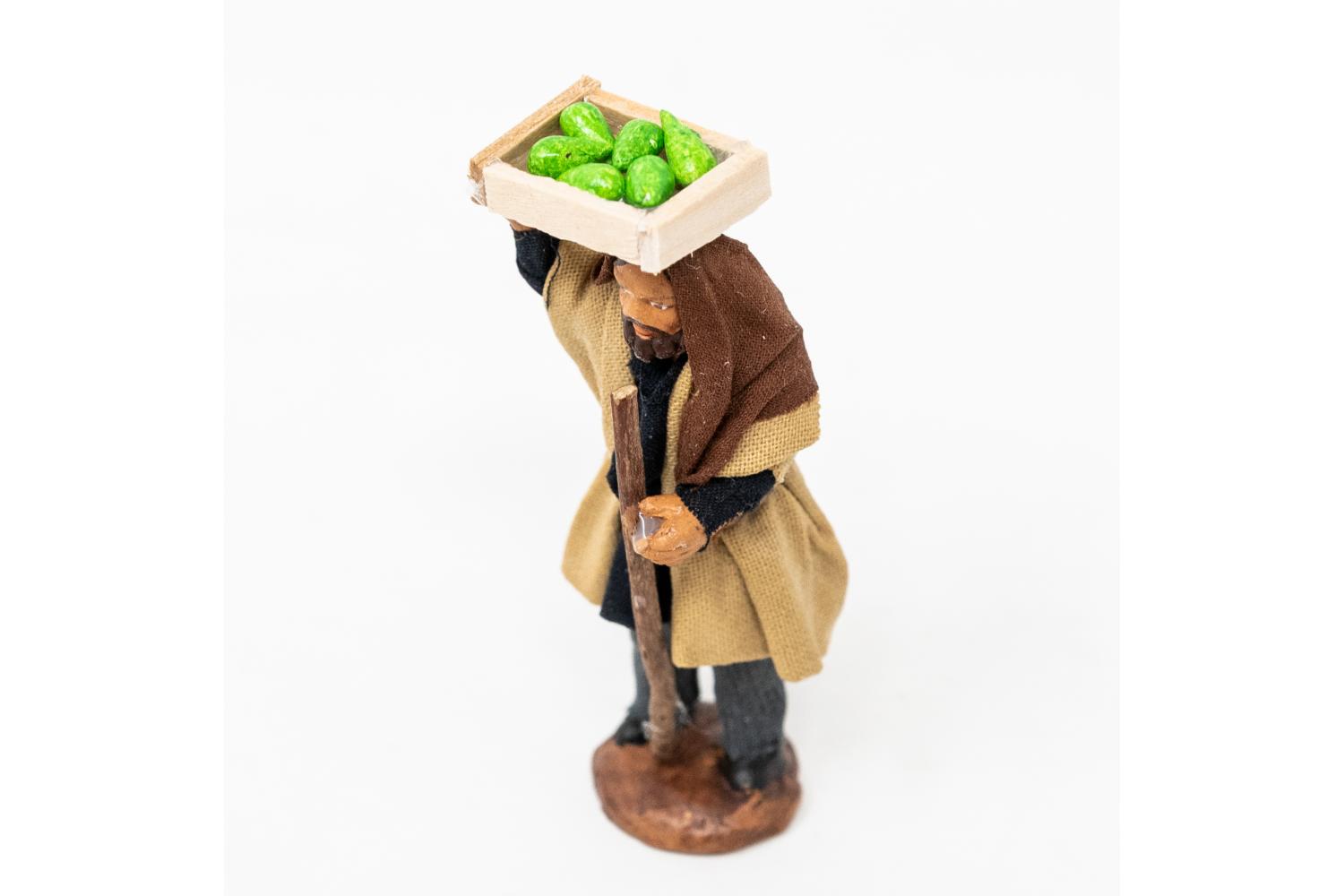 Uomo con cassetta di frutta e bastone - Fisse Vestite - 7 cm