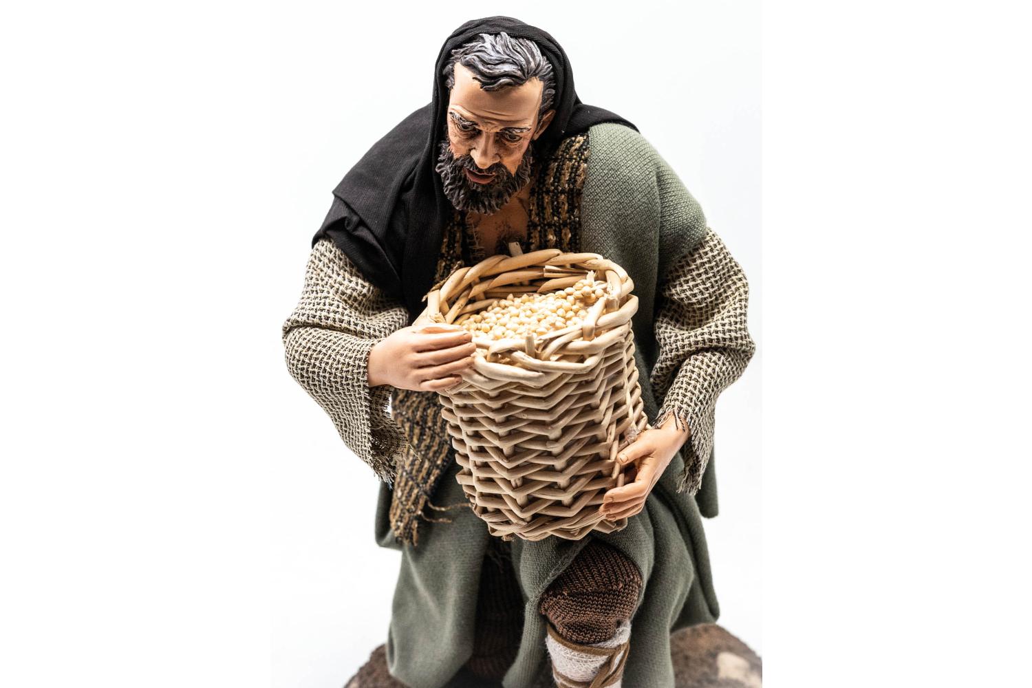 Uomo che offre il grano - Artistici Vestiti Fissi - 30 cm Serie 30 cm - Artistici Vestiti Fissi - 30 cm