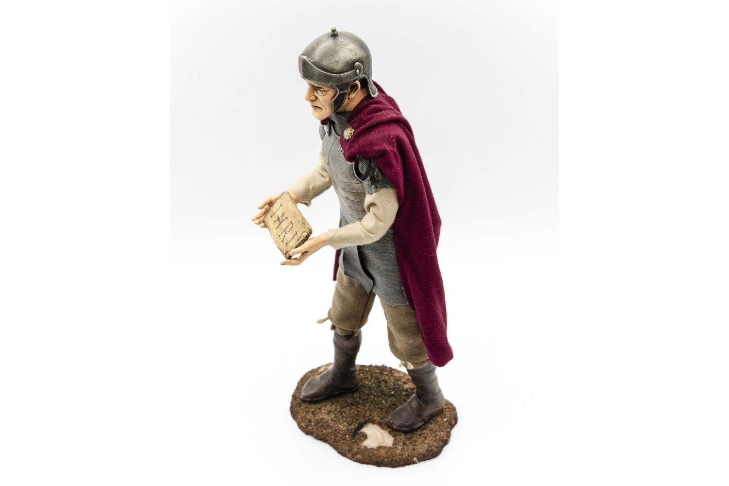 Soldato con Scritta I.N.R.I. - Artistici Vestiti - 30 cm AV307 - Artistici Vestiti - 30 cm