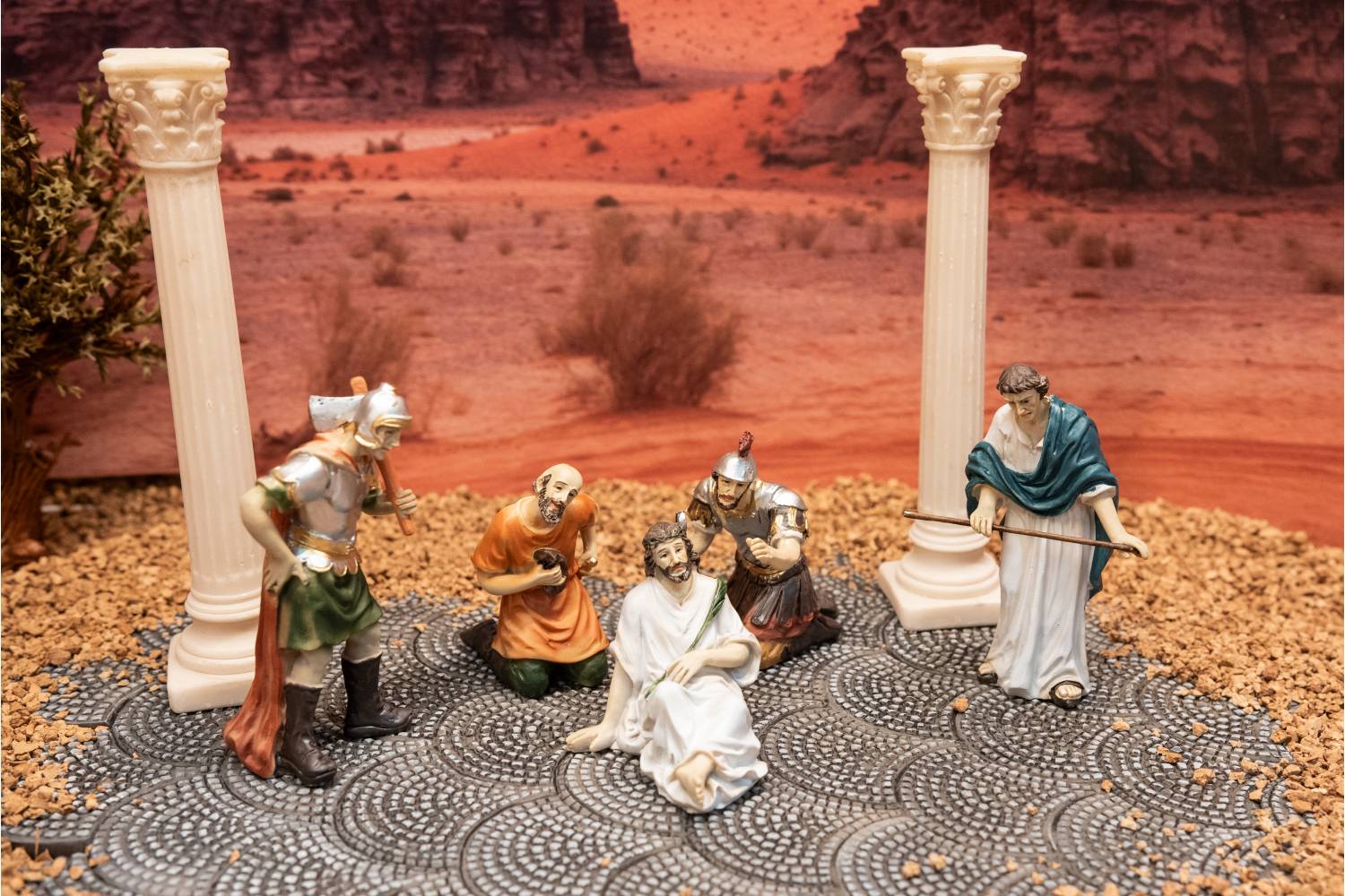 Incoronazione di Spine - resina h 9 cm - Scene Pasquali