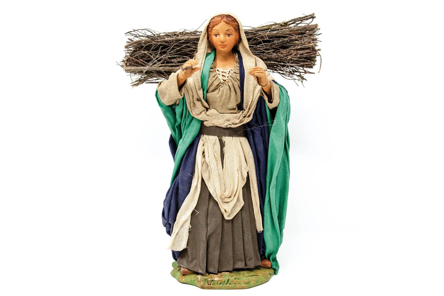 Donna con Legna in Spalla - Fisse Vestite - 24 cm Serie 24 cm - Fisse Vestite - 24 cm