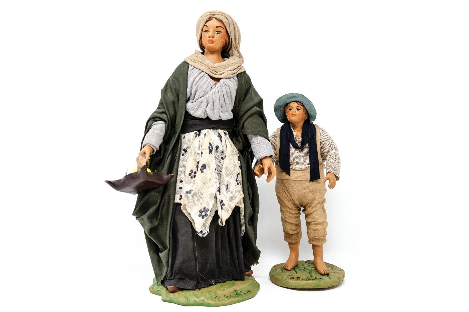 Donna con Fanciullo per Mano - Fisse Vestite - 24 cm Serie 24 cm - Fisse Vestite - 24 cm