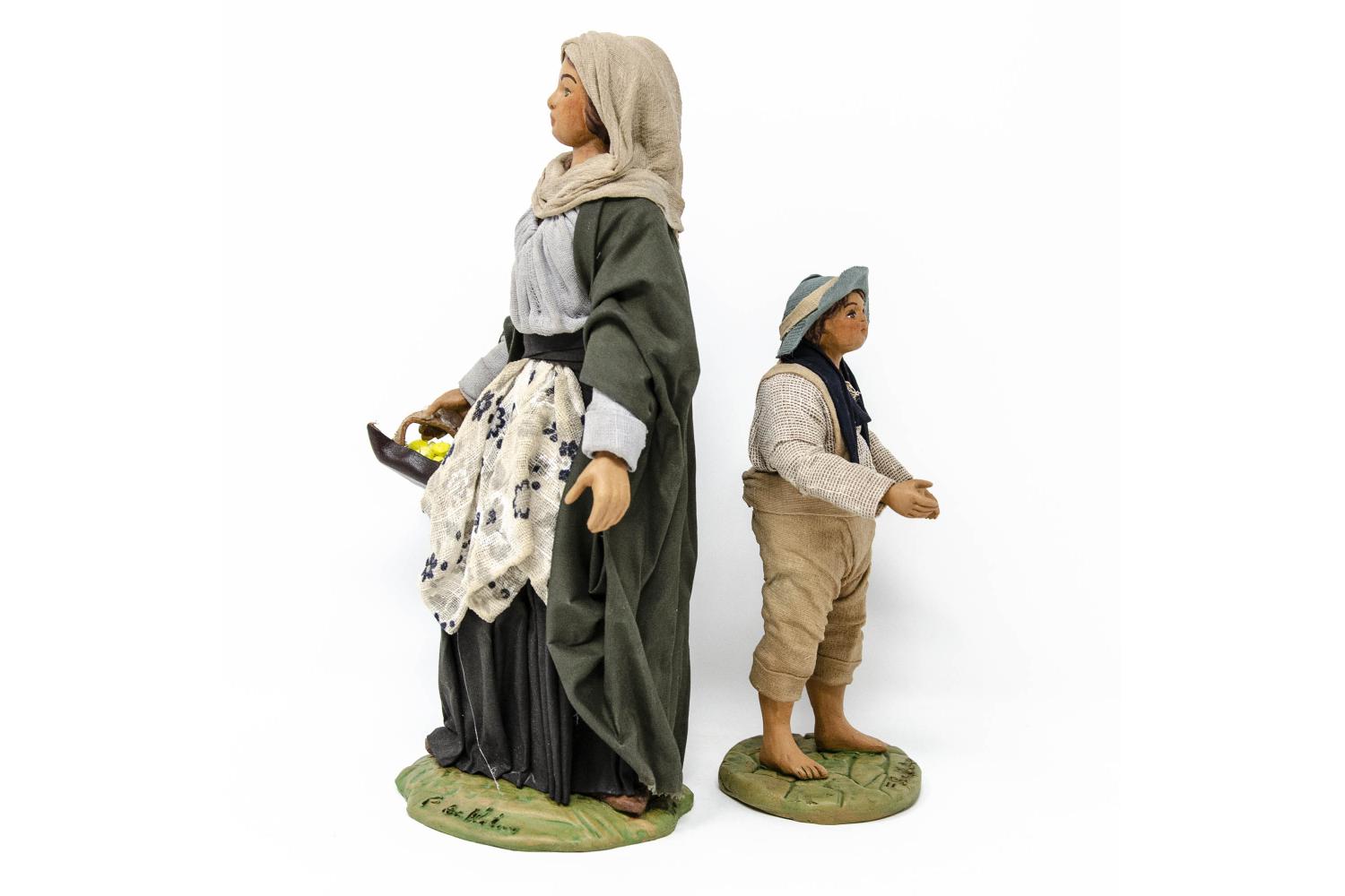Donna con Fanciullo per Mano - Fisse Vestite - 24 cm Serie 24 cm - Fisse Vestite - 24 cm