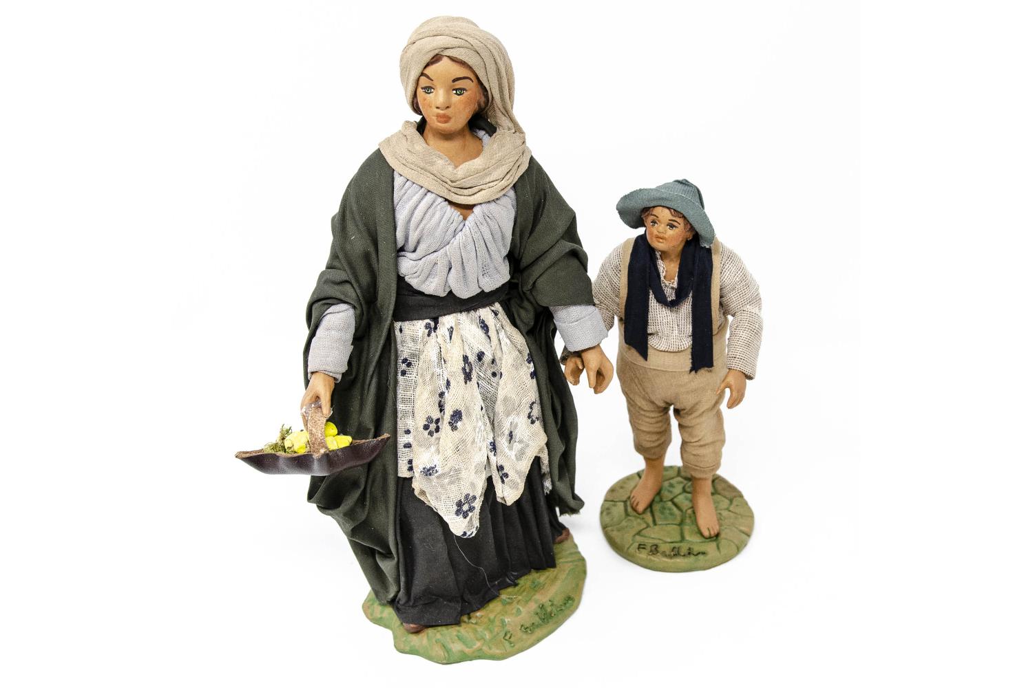 Donna con Fanciullo per Mano - Fisse Vestite - 24 cm Serie 24 cm - Fisse Vestite - 24 cm