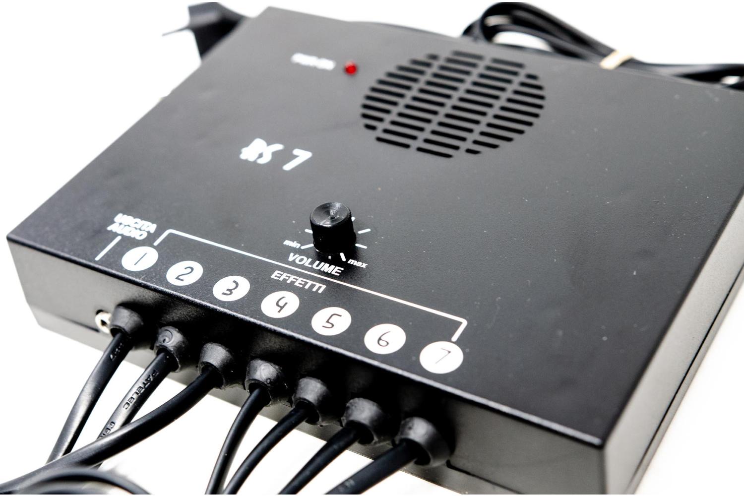 160 x 120 x 35 mm - Effetti Audio
