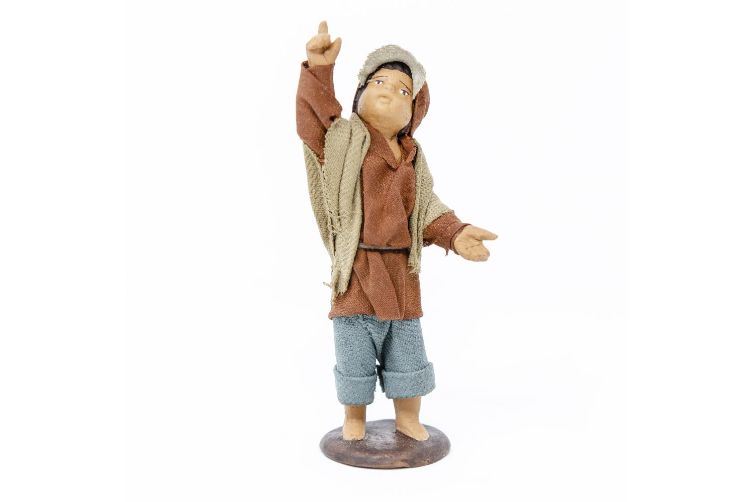 Bambino che Indica h 16 cm -